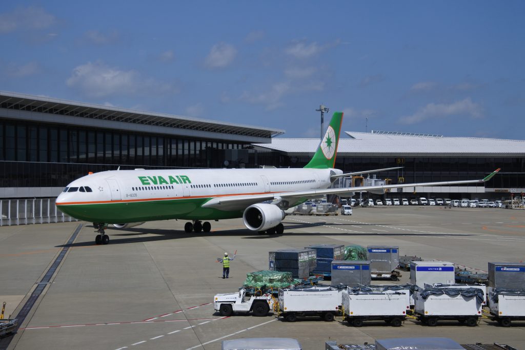 エバー航空A330-300 B-16335