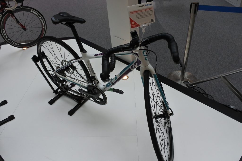 GIANTの女性向けロードバイク「Avail Advanced SL」