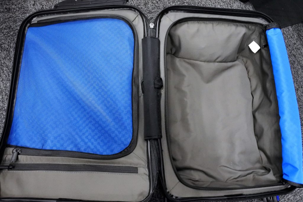 Bluesmart(ブルースマート)スーツケース中身