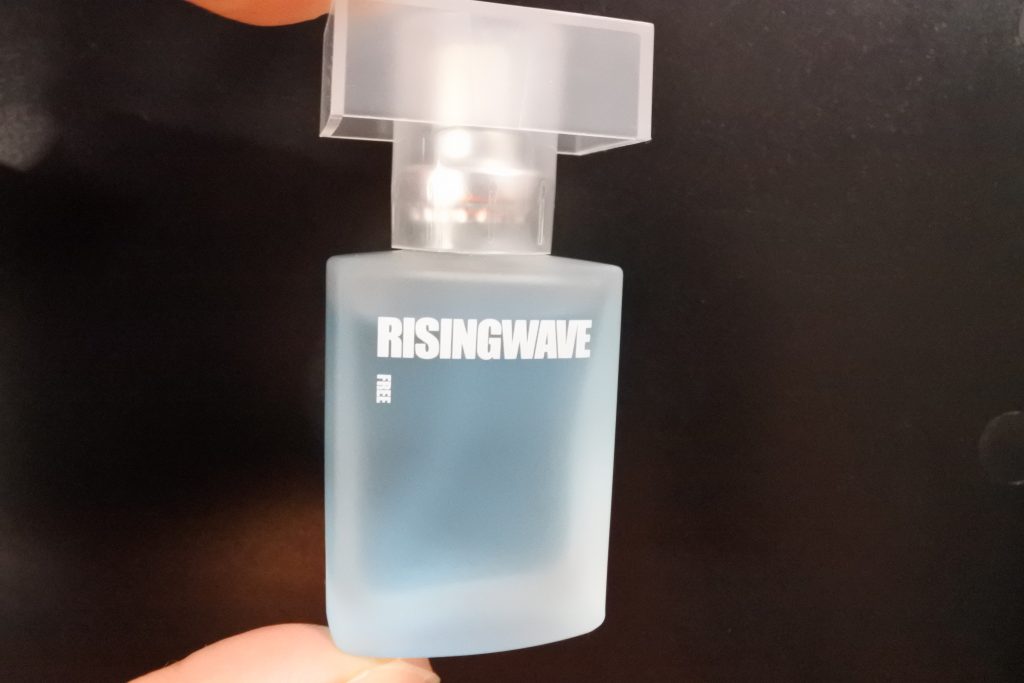 ライジングウェーブ フリー ライトブルーミニチュア