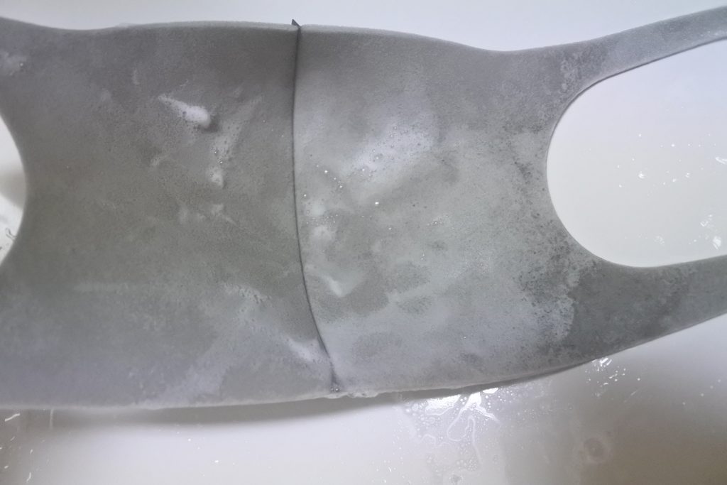 ピッタマスクハンドソープで洗う