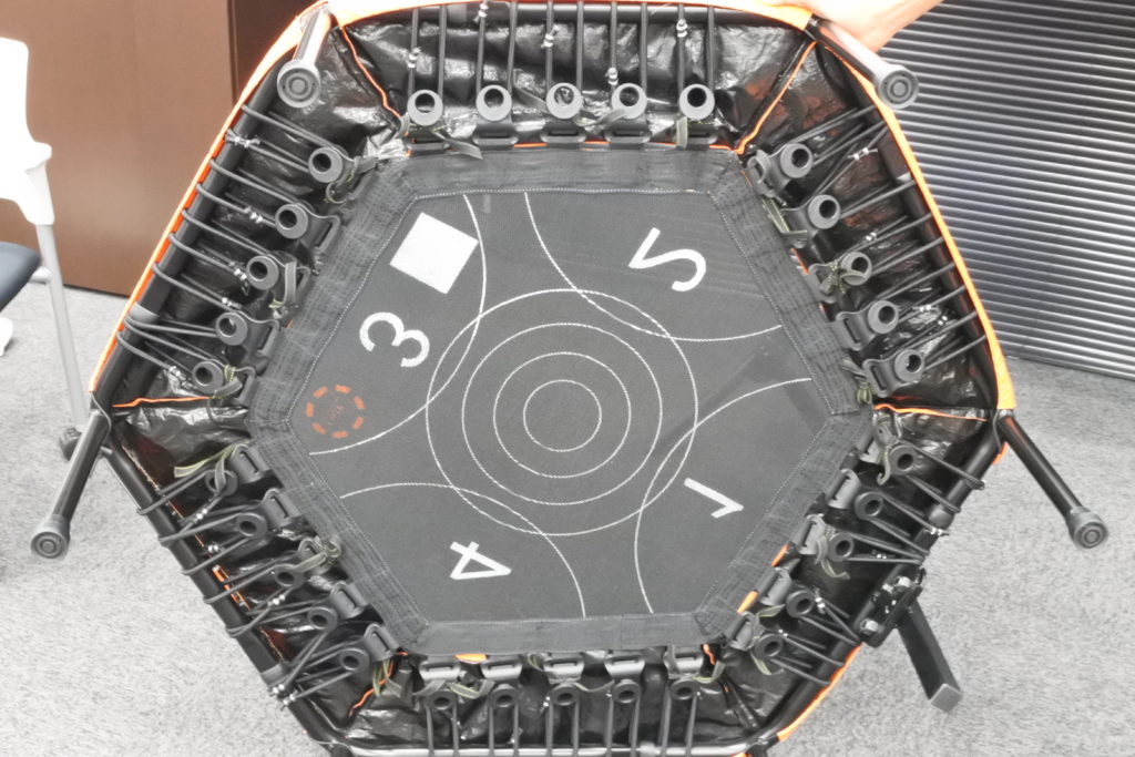 ティップネス監修のトランポリン「シェイプジャンプ」ロフト　エラスティックコード