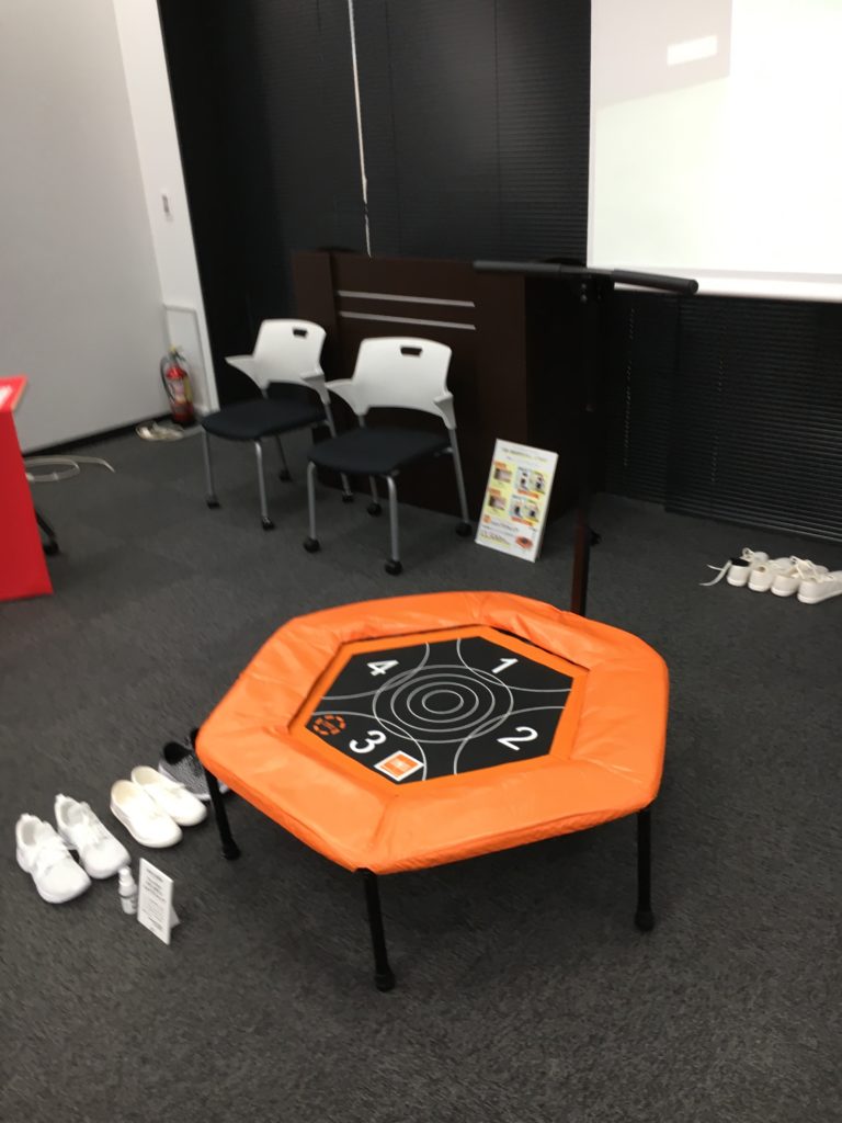 ティップネス監修のトランポリン「シェイプジャンプ」ロフト