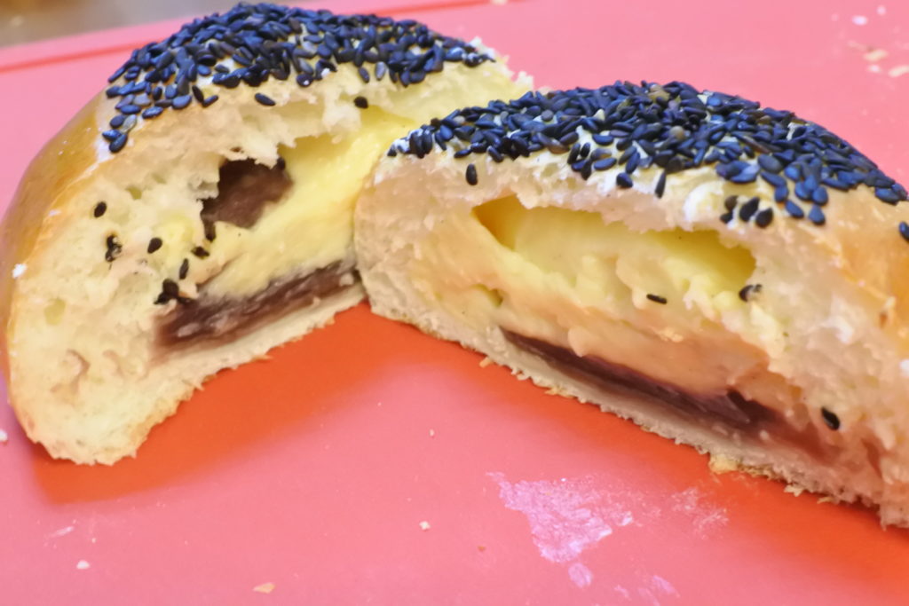 葉山ブレドールクリームあんぱん