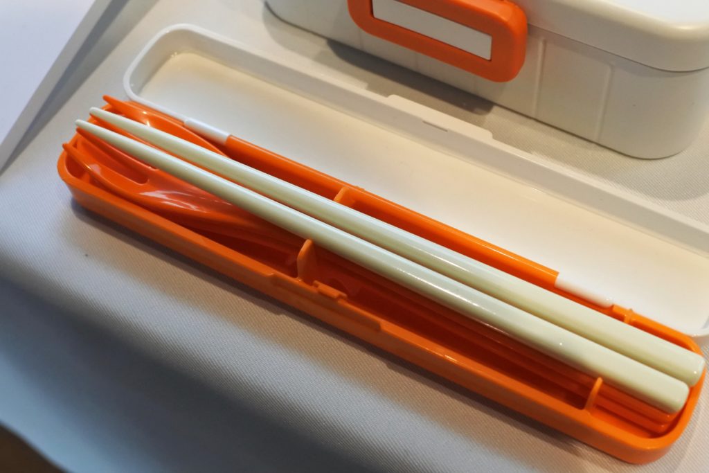 食べトレお弁当箱 秘密の屋根裏会場 トリオセットカトラリー