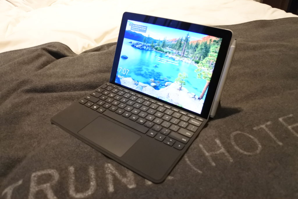 Microsoft Surface Go 外観