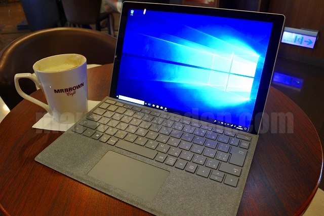 Surface Pro LTE Advanced台湾カフェ