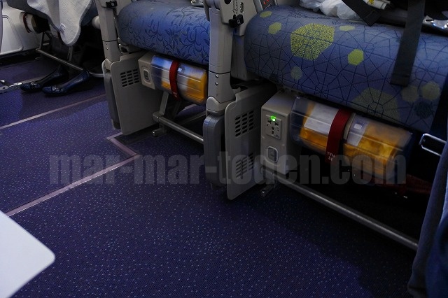 飛行機機内電源