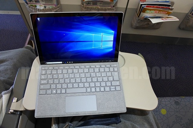Surface Pro LTEモデル飛行機の機内