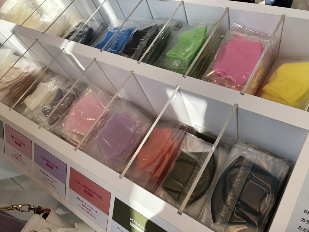 表参道ピッタマスク詰め放題ポップアップストア店内