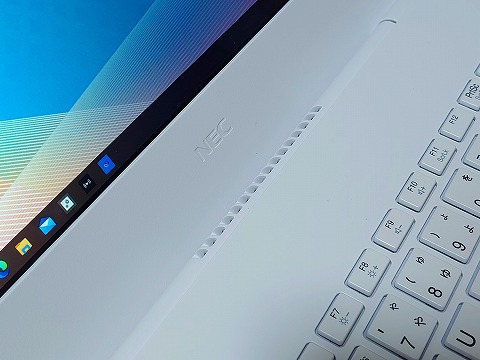 【実機レビュー】NECノートパソコンLAVIE Direct N15の口コミ評価＆評判まとめ PC-GN244RUAN　排気口拡大