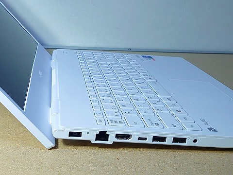 【実機レビュー】NECノートパソコンLAVIE Direct N15の口コミ評価＆評判まとめ PC-GN244RUAN　傾斜キーボード