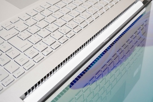 【実機レビュー】HPノートパソコンPavilion 15-eh1000(AMD)の口コミ評価&評判まとめ 廃熱口写真