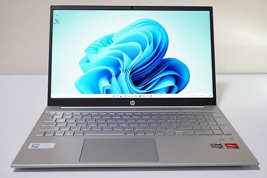 【実機レビュー】HPノートパソコンPavilion 15-eh1000(AMD)の口コミ評価&評判まとめ 本体正面写真
