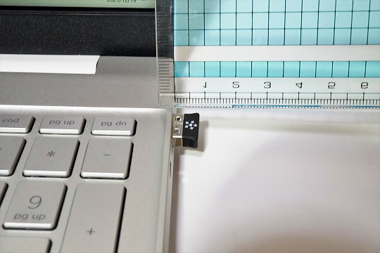 【実機レビュー】HP Z4000ワイヤレスマウスの口コミ評価＆質問まとめ　USBレシーバー大きさ