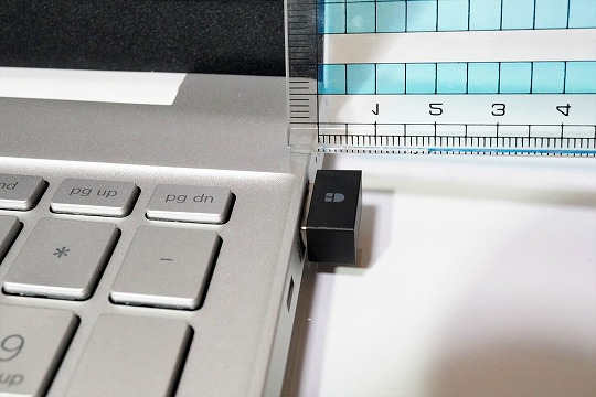 【実機レビュー】OMEN by HP VECTOR ワイヤレスマウスの口コミ評価＆質問まとめ　USBレシーバー