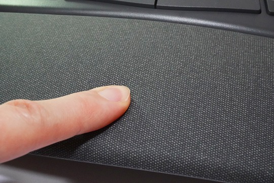 【実機レビュー】ロジクールERGO K860ワイヤレススプリットキーボードの口コミ評価&質問まとめ パームレストの触り心地