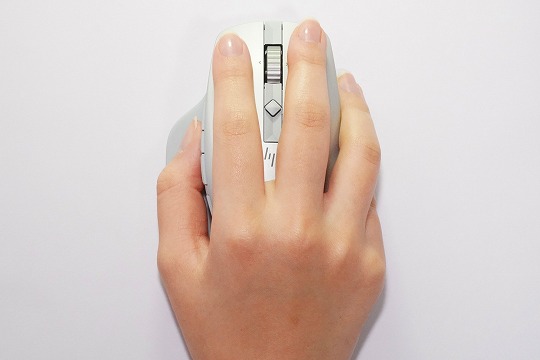 【実機レビュー】HP 930クリエイターワイヤレスマウスの口コミ評価＆質問まとめ　【実機レビュー】HP 930クリエイターワイヤレスマウスの口コミ評価＆質問まとめ　グリップ感