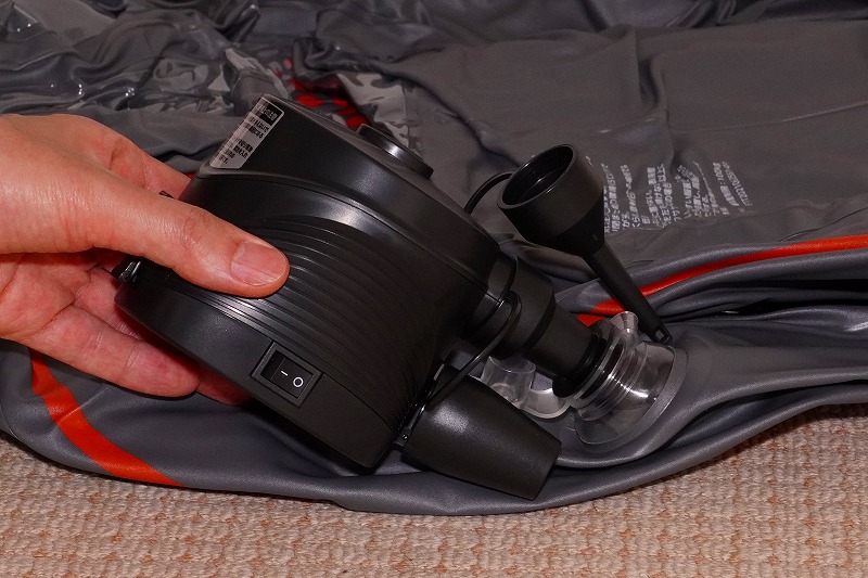 【レビュー】フィットカーブを実際に使った口コミ評価と腹筋への効果・評判のまとめ　電動ポンプ