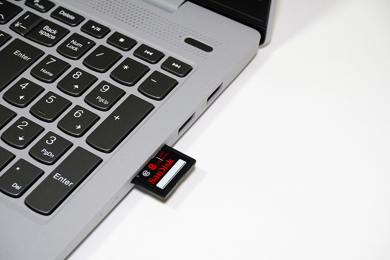 【実機レビュー】レノボノートパソコンIdeaPad Slim 550i(15)の口コミ評価＆評判まとめ　SDカードリーダー