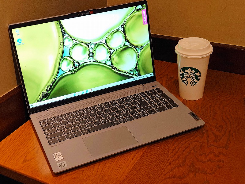 【実機レビュー】レノボノートパソコンIdeaPad Slim 550i(15)の口コミ評価＆評判まとめ　スタバでの使用