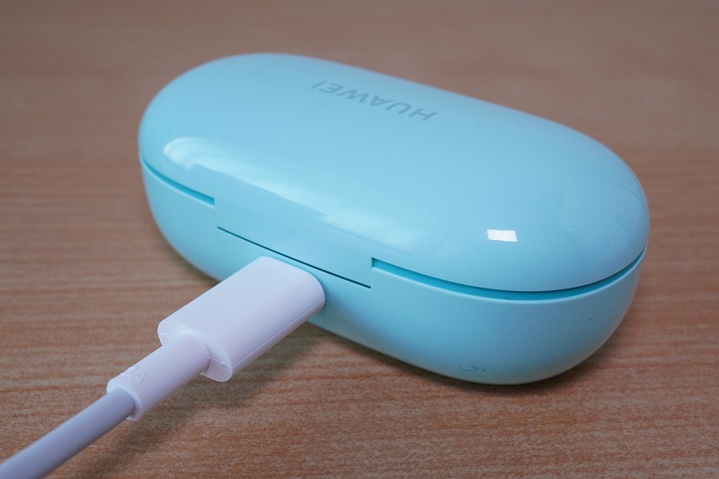 【実機レビュー】HUAWEI(ファーウェイ) FreeBuds SE 完全ワイヤレスイヤフォンの口コミ評価＆評判まとめ　充電ケース充電状態