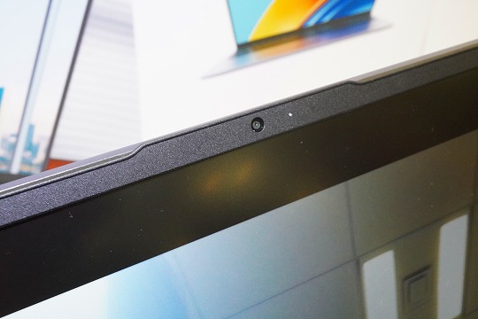 HUAWEI MateBook D16 webカメラ